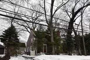 89 Linmouth Rd, Malverne, NY 11565 - Photo 3