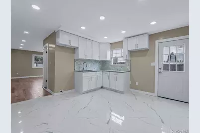 401 Dover Street, Westbury, NY 11590 - Photo 25