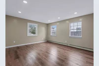 401 Dover Street, Westbury, NY 11590 - Photo 21