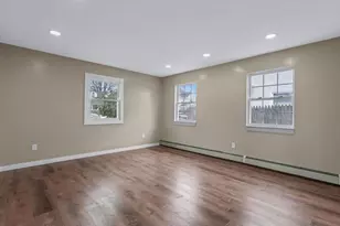 401 Dover St, Westbury, NY 11590 - Photo 21