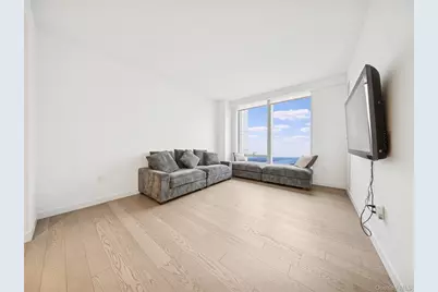 252 South St #68K, New York, NY 10002 - Photo 3