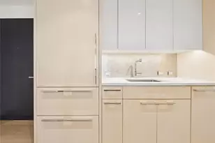 252 South St, New York, NY 10002 - Photo 9