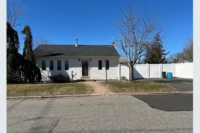 30 Jenkins Avenue, North Babylon, NY 11703 - Photo 3