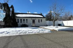 30 Jenkins Ave, North Babylon, NY 11703 - Photo 3