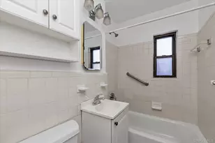 67-50 197th St, Fresh Meadows, NY 11365 - Photo 9