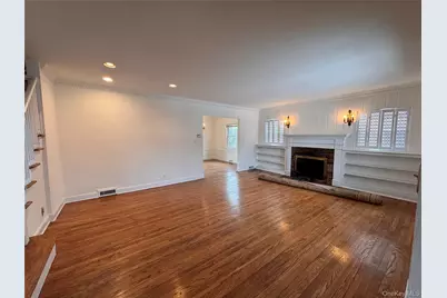 254-28 Walden Avenue, Great Neck, NY 11020 - Photo 31