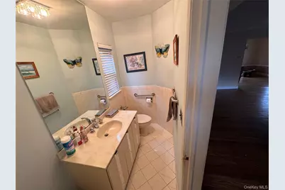 254-28 Walden Avenue, Great Neck, NY 11020 - Photo 5