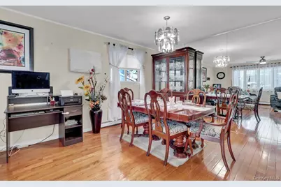 1066 America Avenue, West Babylon, NY 11704 - Photo 5