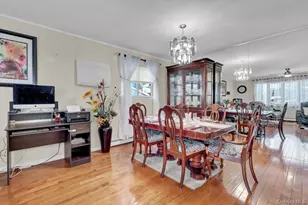 1066 America Ave, West Babylon, NY 11704 - Photo 5