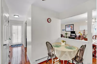 1066 America Avenue, West Babylon, NY 11704 - Photo 7