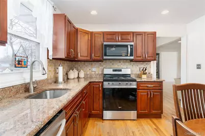 68 Washington Avenue, Patchogue, NY 11772 - Photo 7