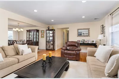 68 Washington Avenue, Patchogue, NY 11772 - Photo 5