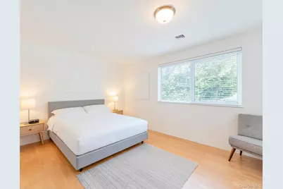 68 Washington Avenue, Patchogue, NY 11772 - Photo 15