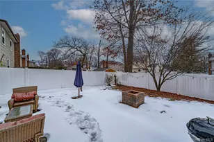 345 Collington Dr, Ronkonkoma, NY 11779 - Photo 31