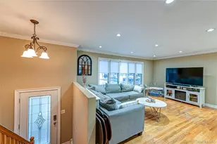 345 Collington Dr, Ronkonkoma, NY 11779 - Photo 5