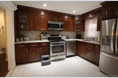 46 Anna Road, Bay Shore, NY 11706 - Photo 3