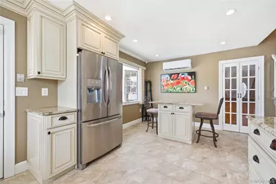 450 Ocean Avenue, Massapequa Park, NY 11762 - Photo 9