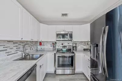 32 Pine Tree Drive, Shirley, NY 11967 - Photo 9