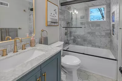 10 Peachtree Lane, Huntington Station, NY 11746 - Photo 17