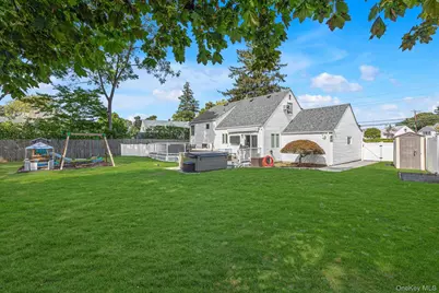 10 Peachtree Lane, Huntington Station, NY 11746 - Photo 23