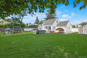 10 Peachtree Ln, Huntington Station, NY 11746 - Photo 23