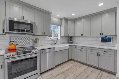 10 Peachtree Lane, Huntington Station, NY 11746 - Photo 11