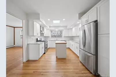 14 Jeffrey Lane, Great Neck, NY 11020 - Photo 7