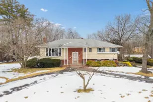 14 Jeffrey Ln, Great Neck, NY 11020 - Photo 1