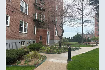 24 Mulford Place #6A, Hempstead, NY 11550 - Photo 5