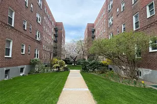 24 Mulford Pl, Hempstead, NY 11550 - Photo 9