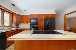 21 Lounsbury Dr, Baldwin Place, NY 10505 - Photo 15