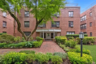 2 Townhouse Place #3N, Great Neck, NY 11021 - Photo 1