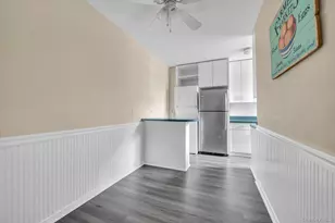 2 Town House Pl, Great Neck, NY 11021 - Photo 9