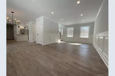 89 C Mt Sinai Coram Road, Coram, NY 11727 - Photo 11