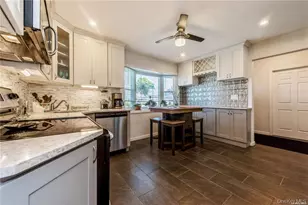 36 Robin Ln, Levittown, NY 11756 - Photo 5