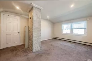 36 Robin Ln, Levittown, NY 11756 - Photo 17