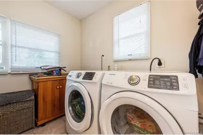 36 Robin Lane, Levittown, NY 11756 - Photo 19