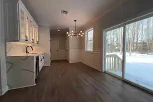 89 B Mount Sinai-Coram Rd, Coram, NY 11727 - Photo 9