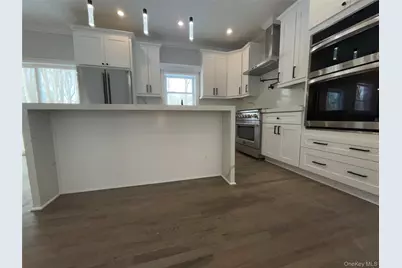 89 B Mt Sinai Coram Road, Coram, NY 11727 - Photo 5