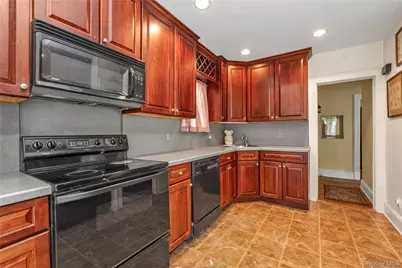 70 Lyon Place, Lynbrook, NY 11563 - Photo 7