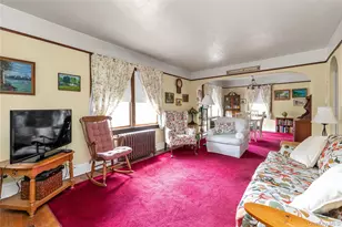 70 Lyon Pl, Lynbrook, NY 11563 - Photo 3