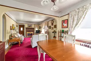 70 Lyon Pl, Lynbrook, NY 11563 - Photo 5