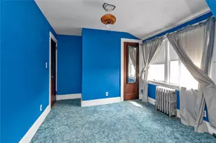70 Lyon Pl, Lynbrook, NY 11563 - Photo 13