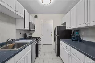 200 Diplomat Dr, Mount Kisco, NY 10549 - Photo 5