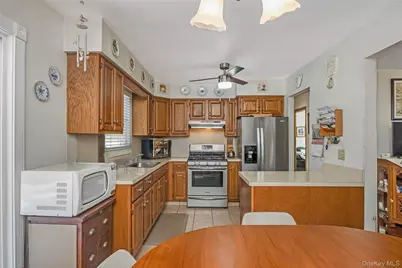 161 Irving Avenue, North Babylon, NY 11703 - Photo 7