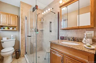 192 Bengeyfield Dr, East Williston, NY 11596 - Photo 15