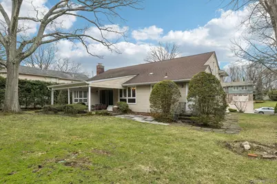 192 Bengeyfield Drive, East Williston, NY 11596 - Photo 17