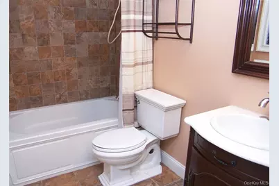 100 Lake Promenade, Ronkonkoma, NY 11779 - Photo 13