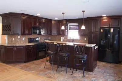 100 Lake Promenade, Ronkonkoma, NY 11779 - Photo 5