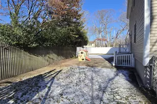 100 Lake Promenade, Ronkonkoma, NY 11779 - Photo 15